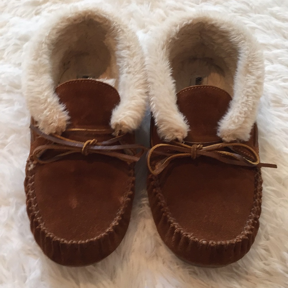 Minnetonka moccasins size 11